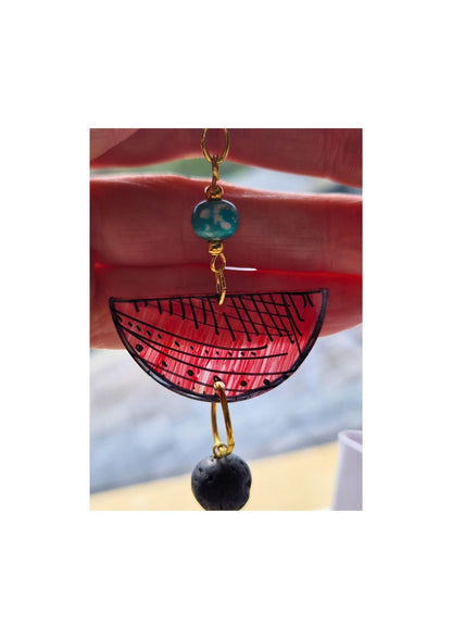 Boucles d'oreilles faites à la main/dessinées à la main - semi-cercle avec perle de lave en vedette
