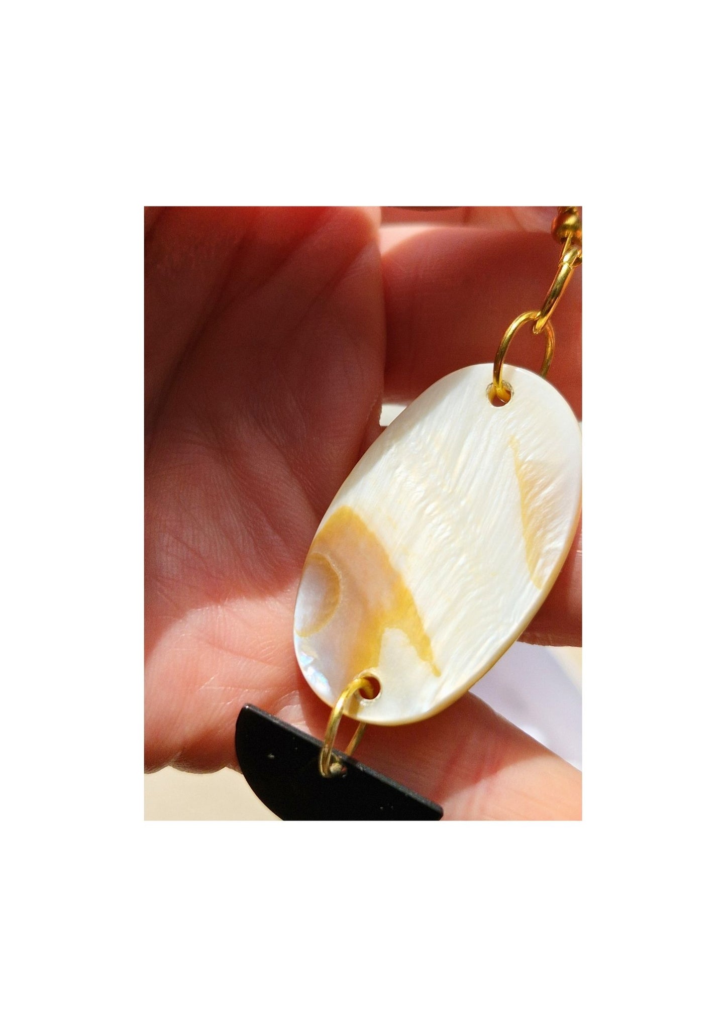 Boucles d'oreilles ovales - Coquillage ovale et demi-cercle noir