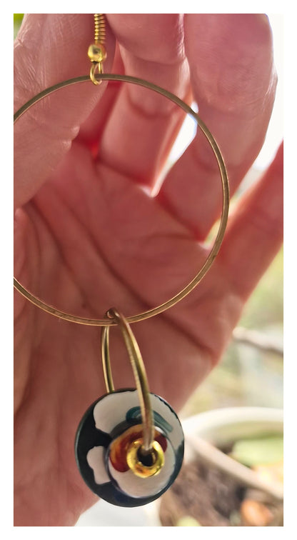 Earrings, Circle Central - Abstract Beads, Brass, hand-painted .